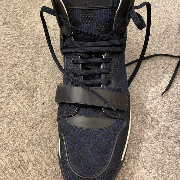 Men’s pre loved Louis Vuitton sneakers in Navy blue and black Damier. - Picture 9 of 10